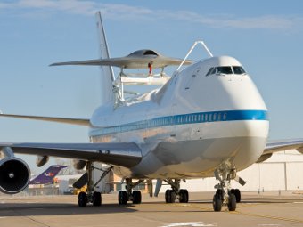 Беспилотник Phantom Ray совершил полет на "спине" Boeing 747