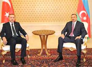 Состоялась церемония официальной встречи находящегося с визитом в Азербайджане премьер-министра Турции