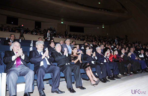 В Баку состоялось торжественное открытие III Международного фестиваля мугама «Мир мугама» 
