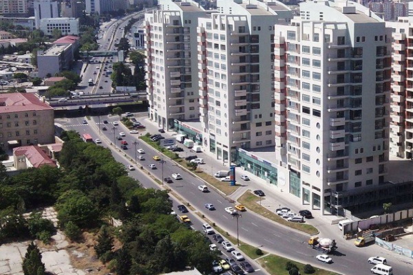 Цены на рынке недвижимости Баку в 2016 году снизились почти на треть