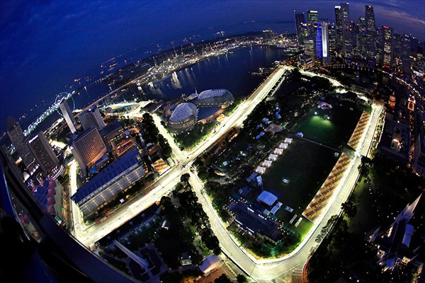 Жуткая авария на старте Гран-при Сингапура, которая может решить судьбу чемпионата