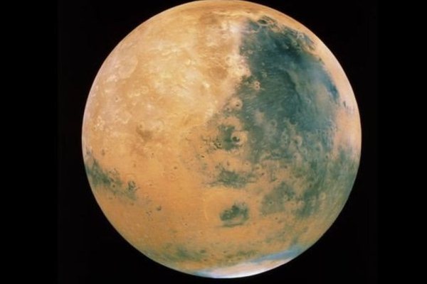 На Марсе обнаружили подземное озеро с жидкой водой