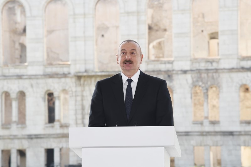 Президент Ильхам Алиев выступил с речью на V Съезде азербайджанцев мира в Шуше