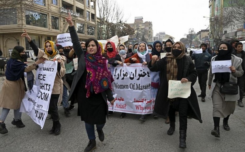 В Кабуле активистки провели акцию протеста против обязательного ношения паранджи