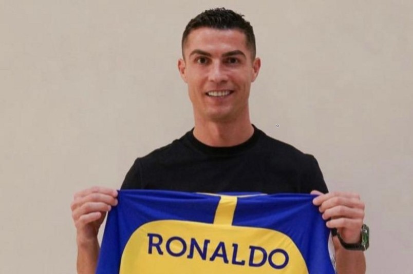 Футбольный клуб "Аль-Наср" объявил о подписании контракта с Криштиану Роналду