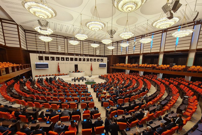 Открылось первое заседание парламента Турции 28-го созыва